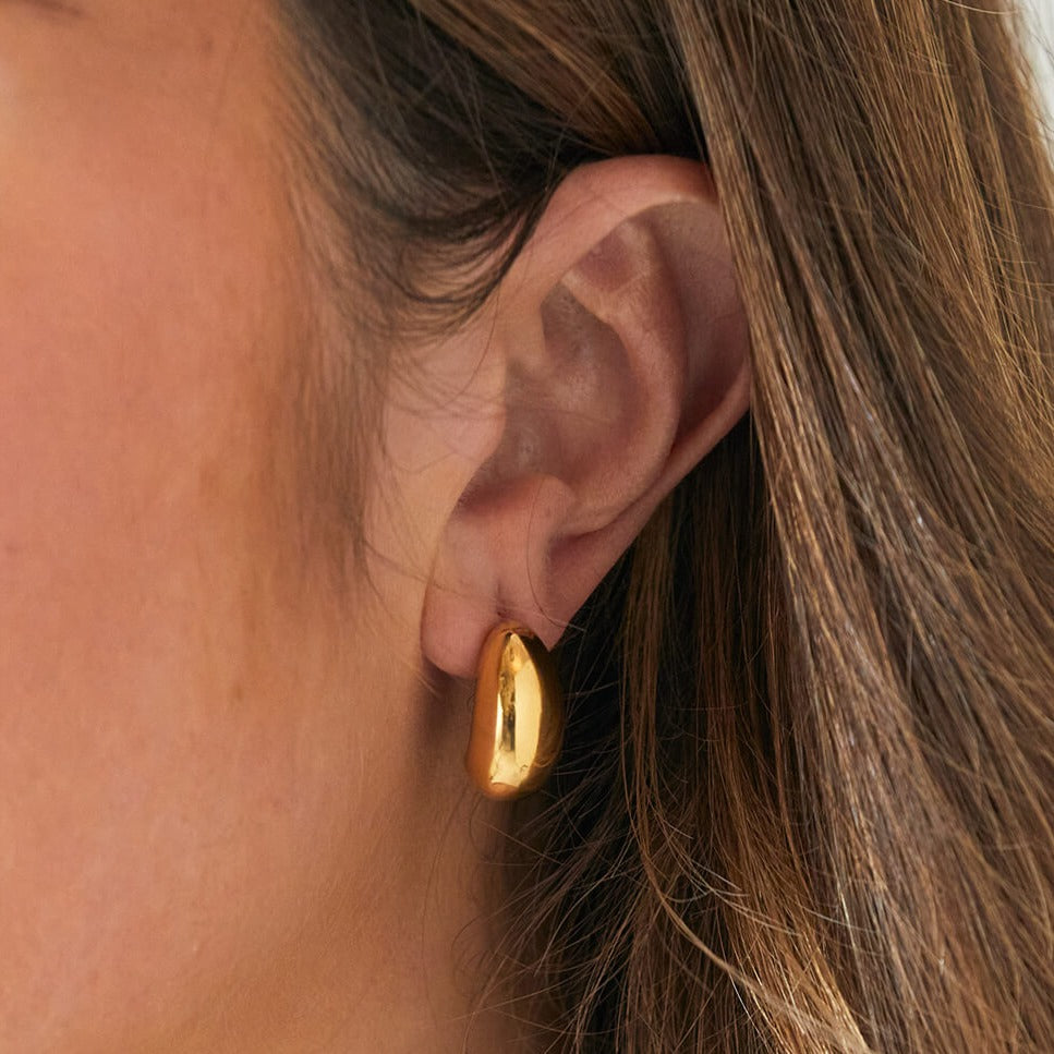 Millie Hoops Retro C-Shape Mini Hoops. Material: Titanium. zoandco jewellery ireland Dublin affordable luxury