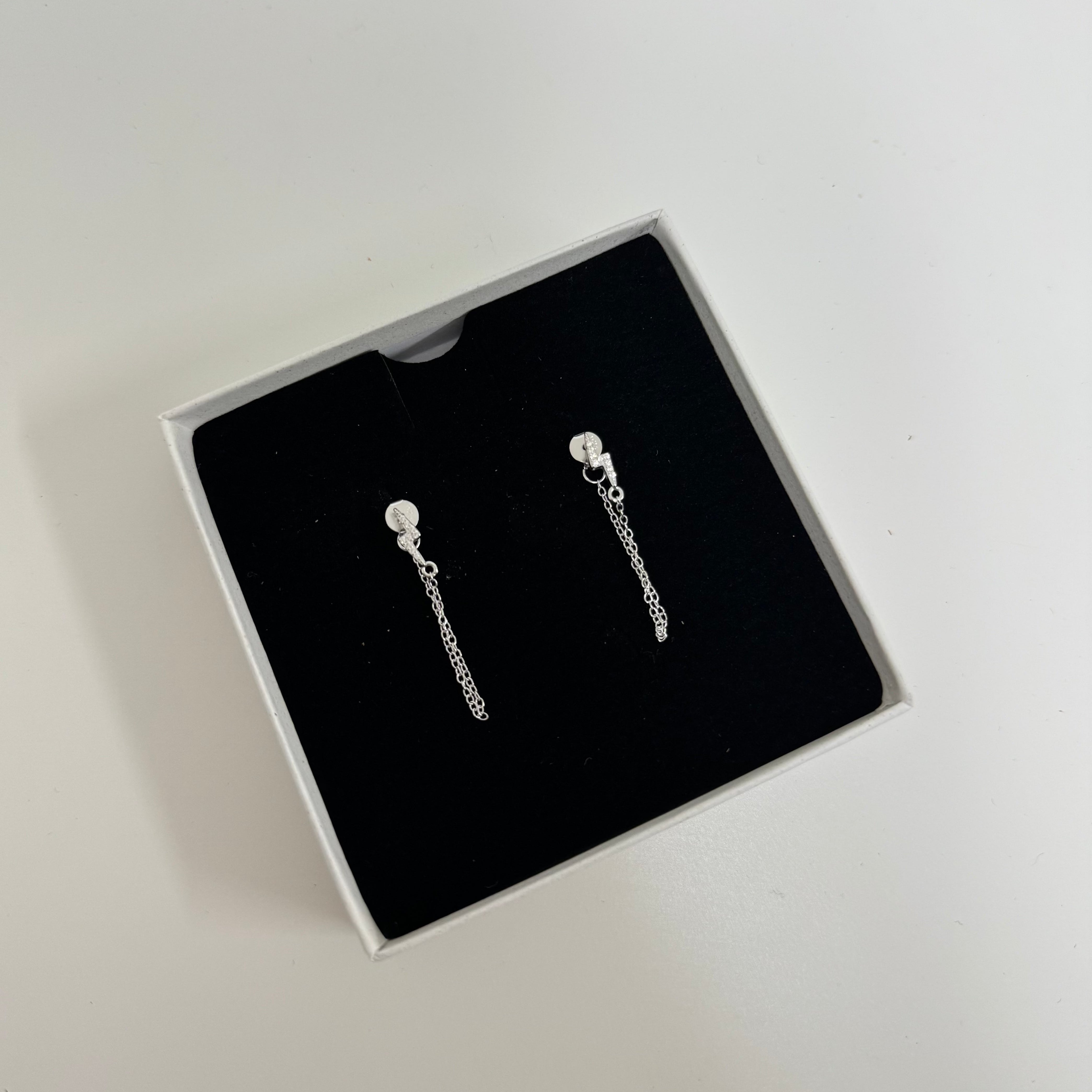 Introducing our Lightning Bolt Hang Stud Earrings. Perfect to wear on its own or in an earring stack!  High Quality 925 Sterling Silver We recommend to take Dainty Earrings out when sleeping to prevent bending.